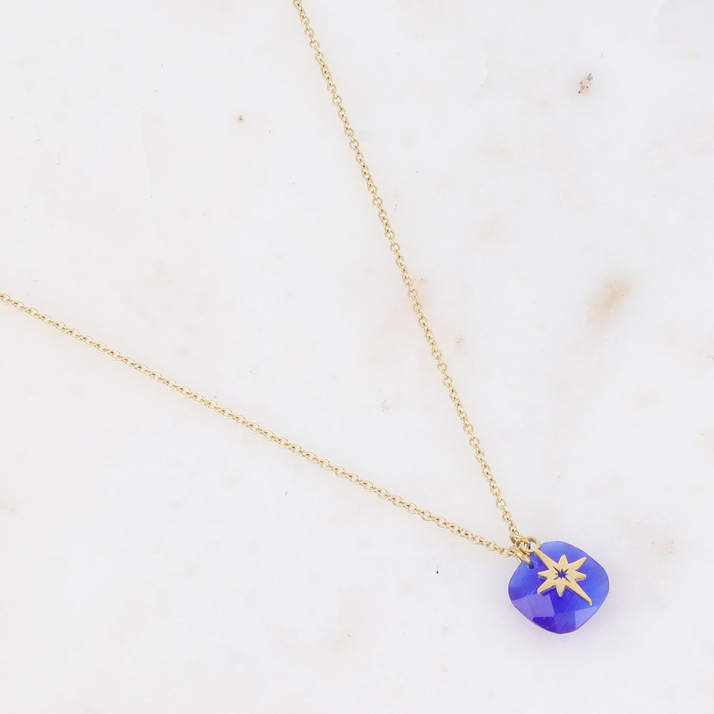 Collier avec perle en pâtes de verre carrée et étoile du Nord  40+5 cm