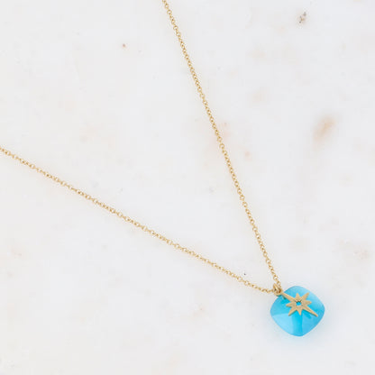 Collier avec perle en pâtes de verre carrée et étoile du Nord  40+5 cm
