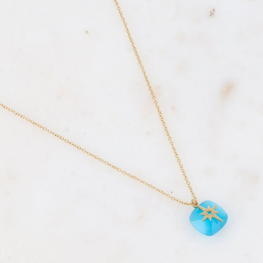 Collier avec perle en pâtes de verre carrée et étoile du Nord  40+5 cm