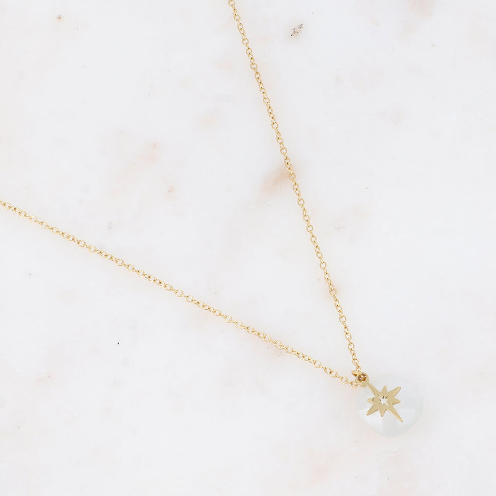 Collier avec perle en pâtes de verre carrée et étoile du Nord  40+5 cm
