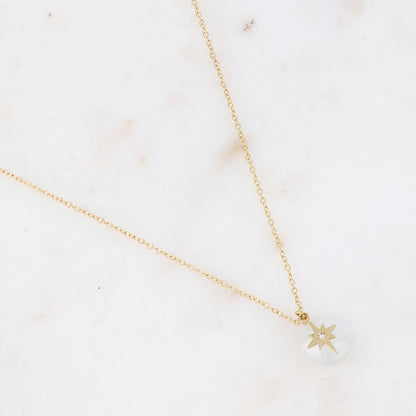 Collier avec perle en pâtes de verre carrée et étoile du Nord  40+5 cm