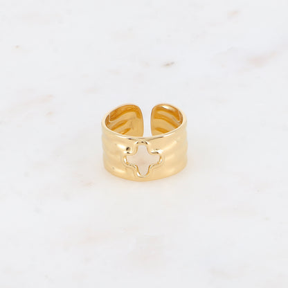 Bague - anneau martelé avec trèfle ajouré