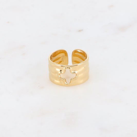 Bague - anneau martelé avec trèfle ajouré