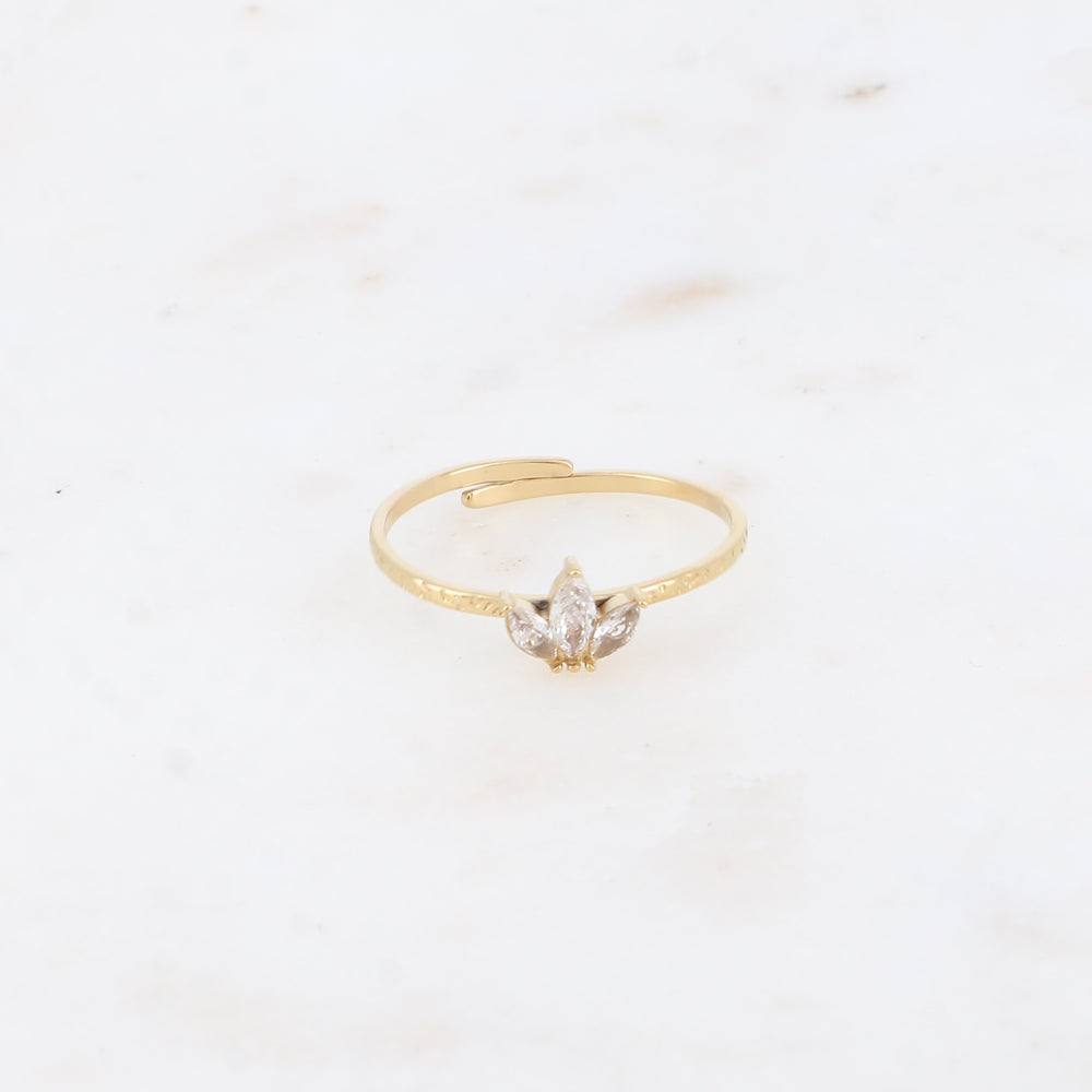 Bague fine - anneau martelé et 3 cristaux style diadème