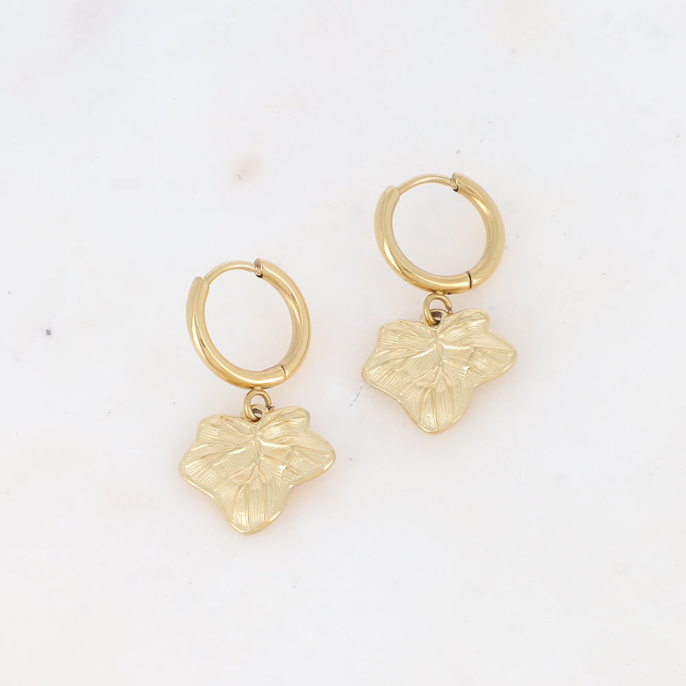 Créoles avec pampille feuille 1,6 x 3 cm.