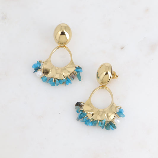 Boucles pendantes - boule ovale et pièce ajourée avec pierres naturelles apatites, résine blanche 35x50 mm