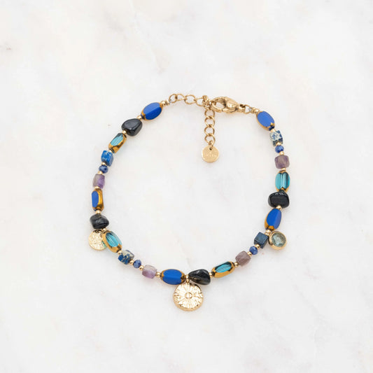 Bracelet avec pierre naturelle, perles émaillées, pastilles martelées, fleur et zirconium