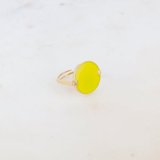 Bague fine avec l'émail - Jaune