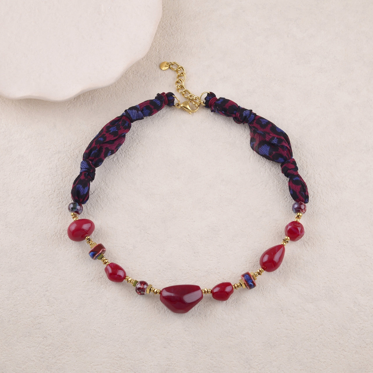 Collier en tissu avec perles en résine, perles en céramique (43+5CM)