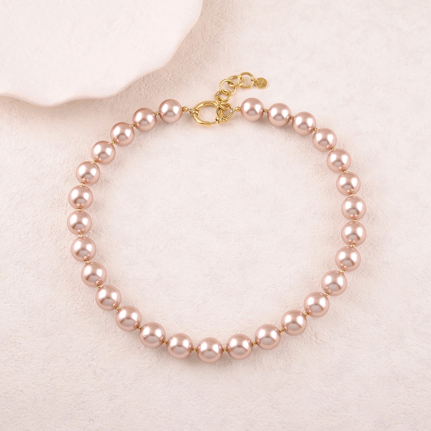 Collier avec perles en résine effet nacré - Diamètre perle : 1,2 cm