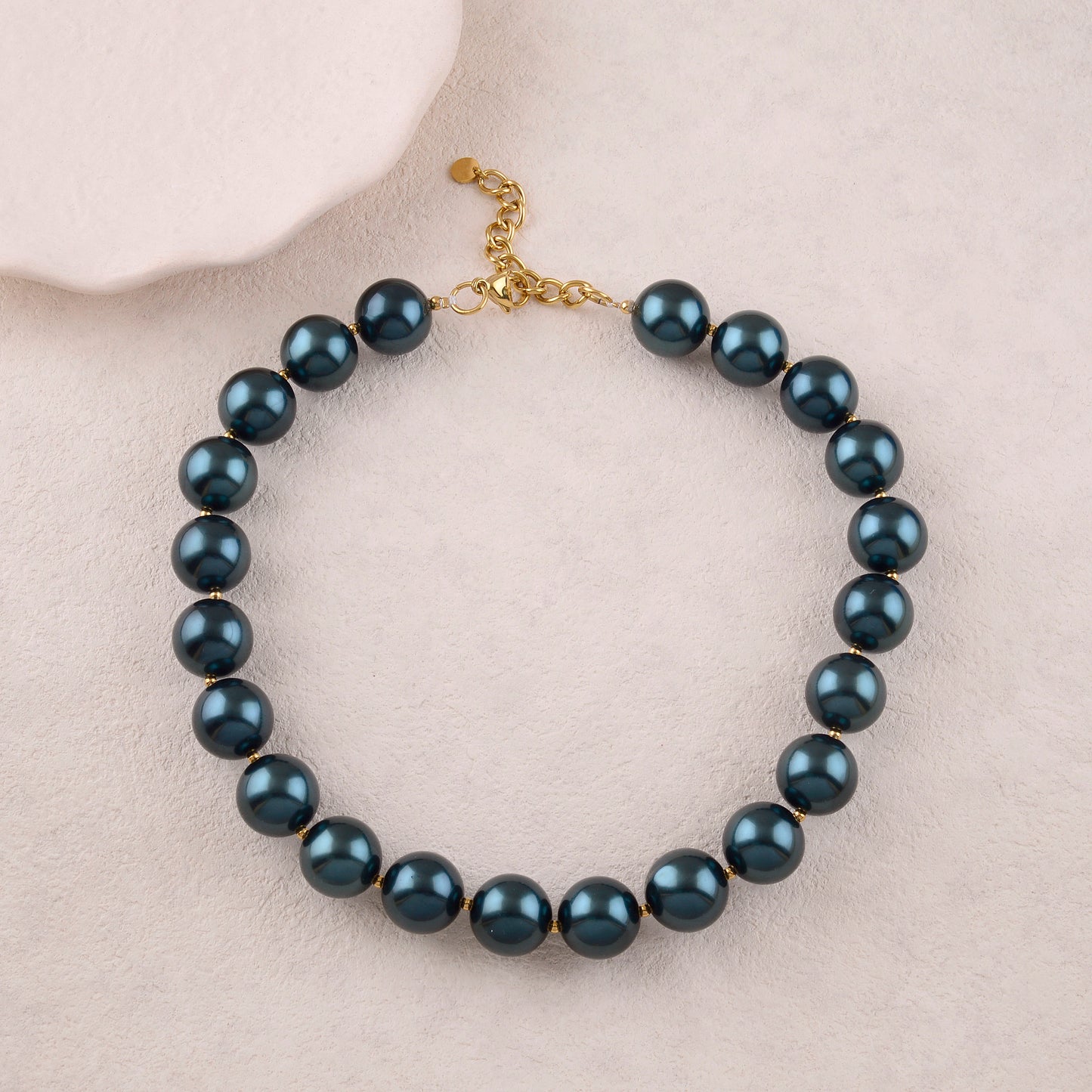 Collier avec perles en résine effet nacré - Dimension perle : 1,6 cm