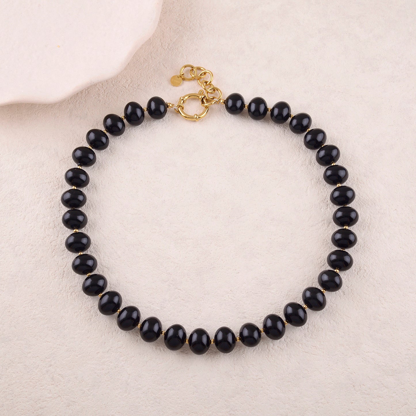 Collier avec perles en résine effet nacré 41+3 cm