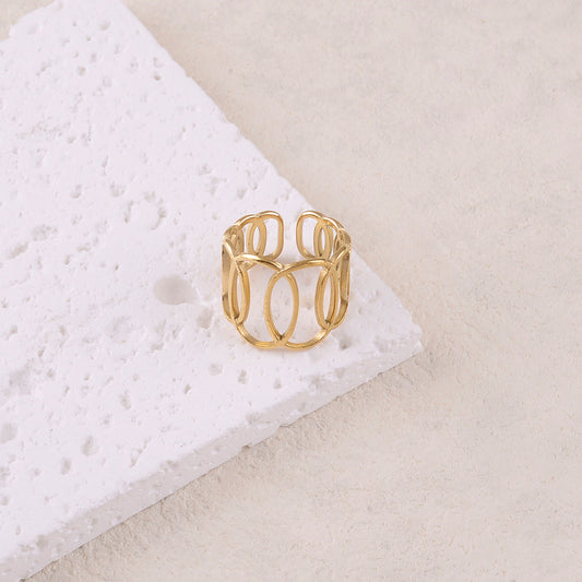 Bague avec ovales entrelacés et brossés