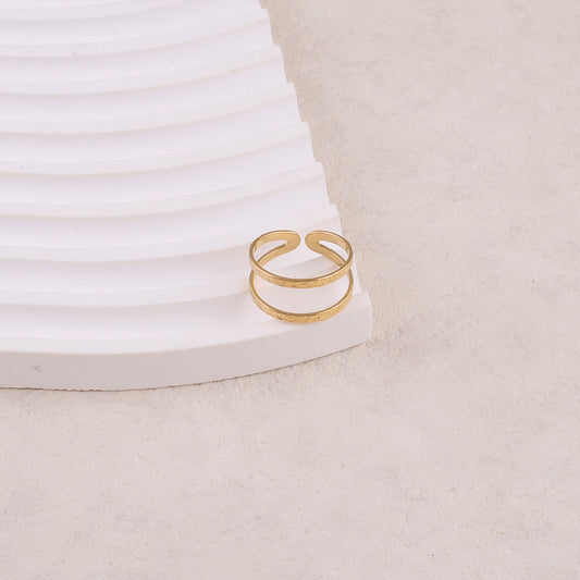 Bague double rangs avec effet martelé