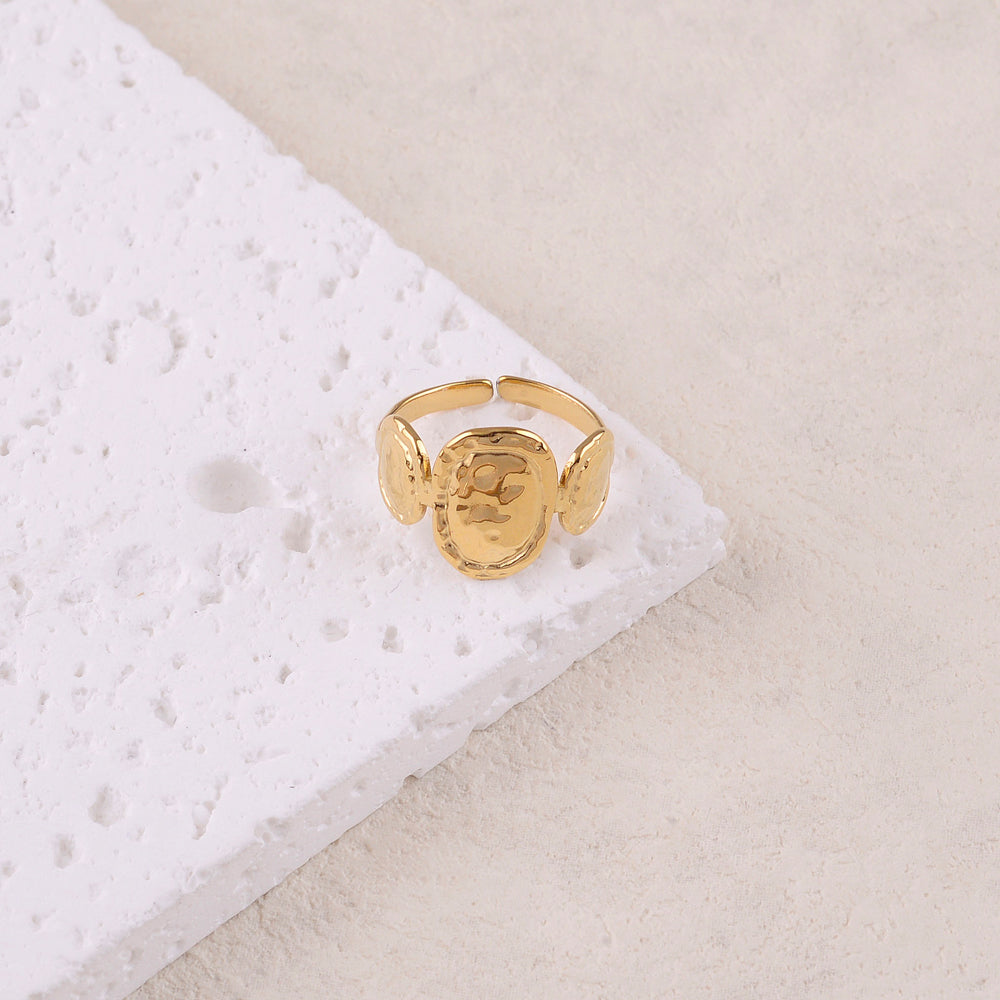 Bague avec 3 pièces ovales martelées