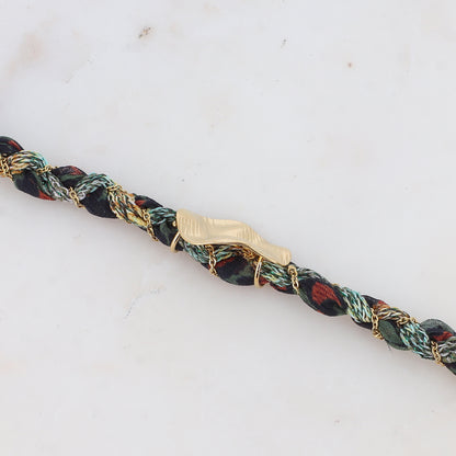 Bracelet en tissu avec chaîne et pièces ovale ondulée texturée