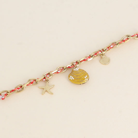 Bracelet - chaîne et cordon tressé, 3 pampilles (étoile de mer, coquillage émaillé et coquillage) 16,5+3 cm