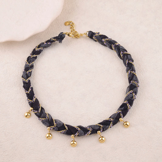 Collier en tissu avec pièces rondes