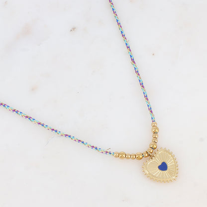 Collier sur cordon avec boules et pampille cœur émaillée