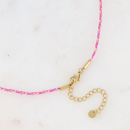 Collier sur cordon avec boules et pampille cœur émaillée