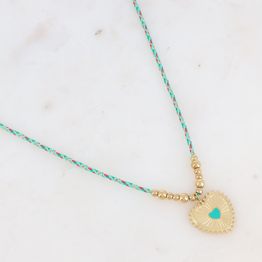 Collier sur cordon avec boules et pampille cœur émaillée