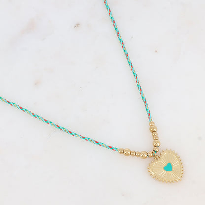 Collier sur cordon avec boules et pampille cœur émaillée