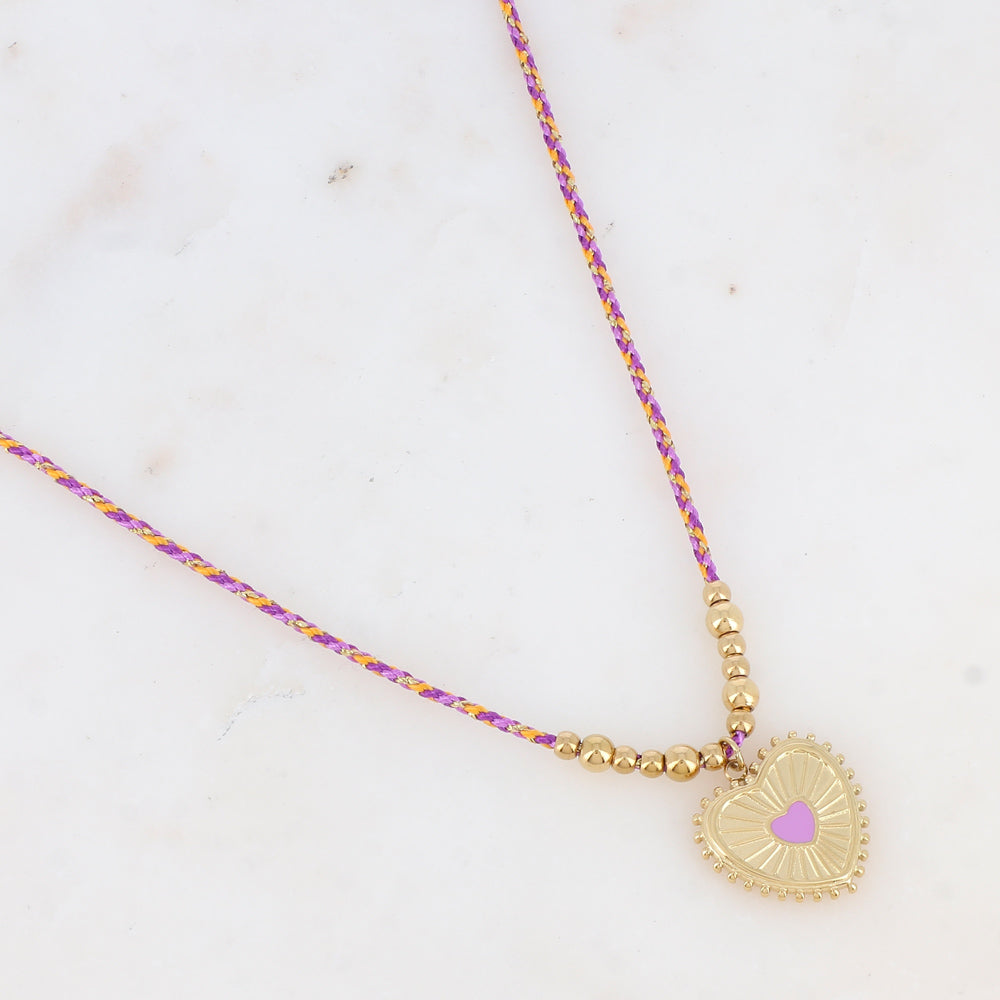 Collier sur cordon avec boules et pampille cœur émaillée