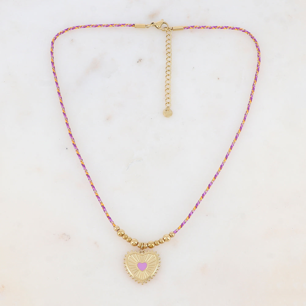 Collier sur cordon avec boules et pampille cœur émaillée