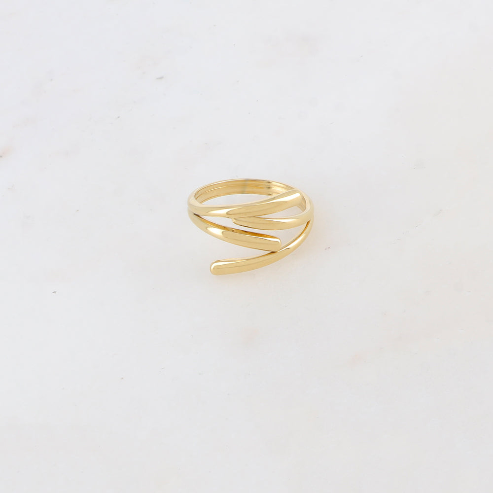 Bague avec des lignes graphiques