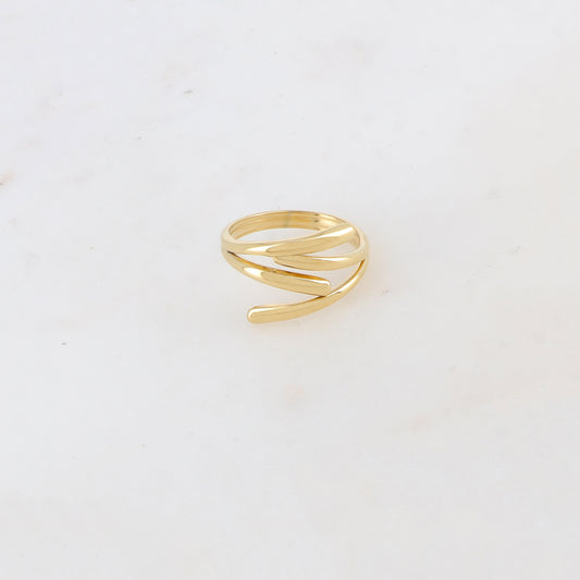 Bague avec des lignes graphiques