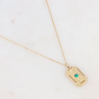 Collier avec pampille rectangulaire ajourée, étoile et pierre malachite