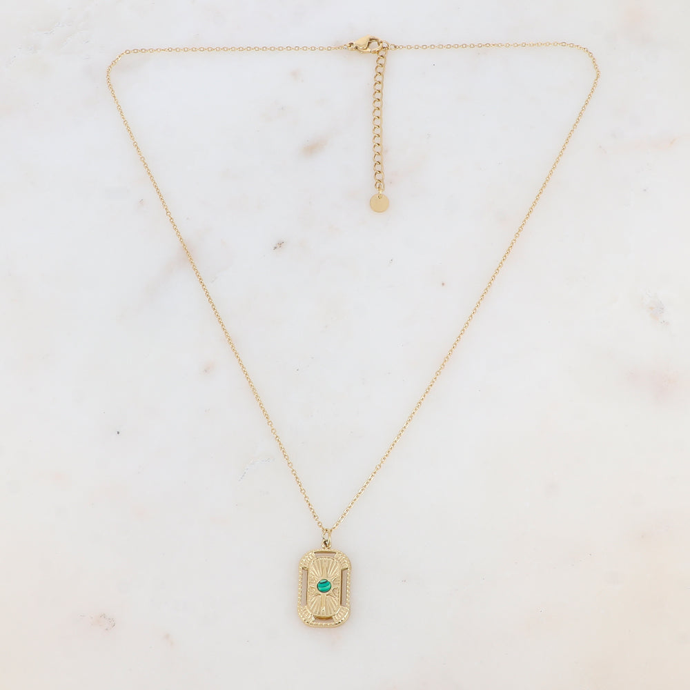 Collier avec pampille rectangulaire ajourée, étoile et pierre malachite
