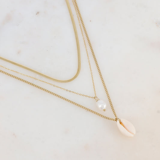 Collier 3 rangs avec maille, cauri naturel et perle d'eau douce (38/44/50+7CM)