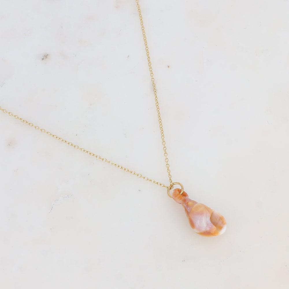 Collier avec pendentif en résine forme coquillage (40+5CM)