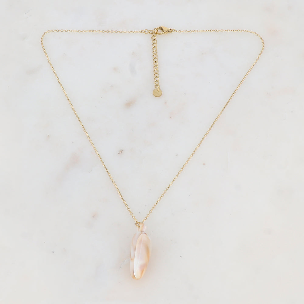 Collier avec pendentif en résine forme coquillage (40+5CM)