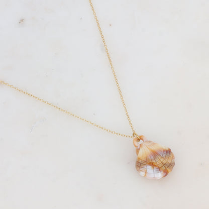 Collier avec pendentif en résine forme coquillage (40+5CM)