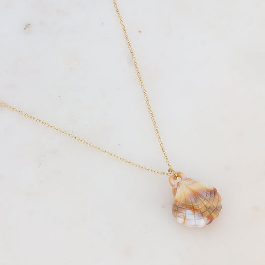 Collier avec pendentif en résine forme coquillage (40+5CM)