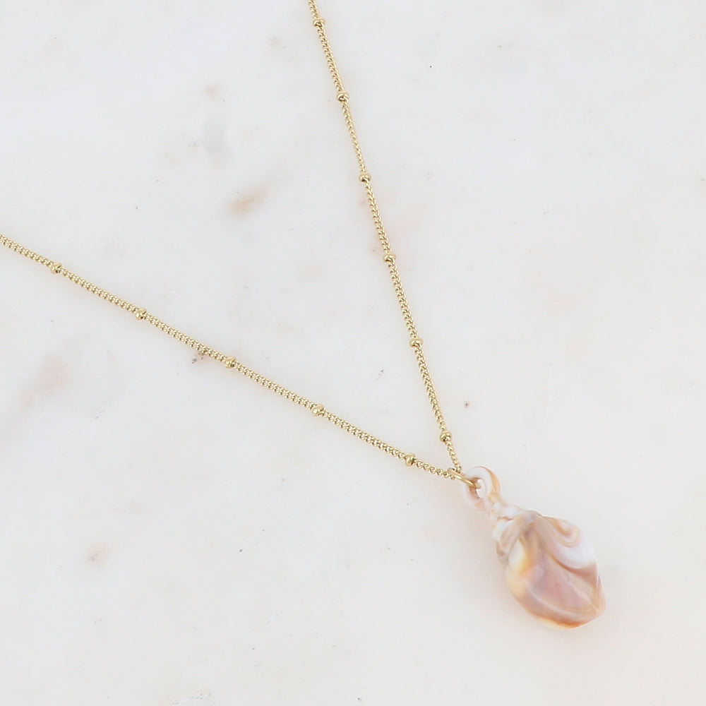 Collier avec pendentif en résine forme coquillage (40+5CM)