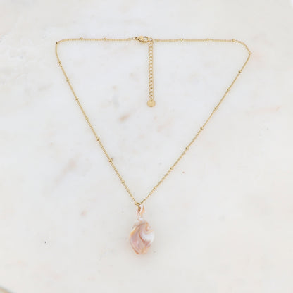 Collier avec pendentif en résine forme coquillage (40+5CM)