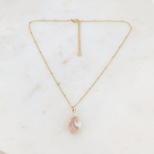 Collier avec pendentif en résine forme coquillage (40+5CM)