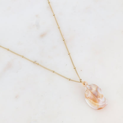 Collier avec pendentif en résine forme coquillage (40+5CM)