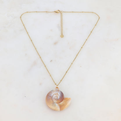 Collier avec pendentif en résine forme coquille d'escargot (40+5CM)