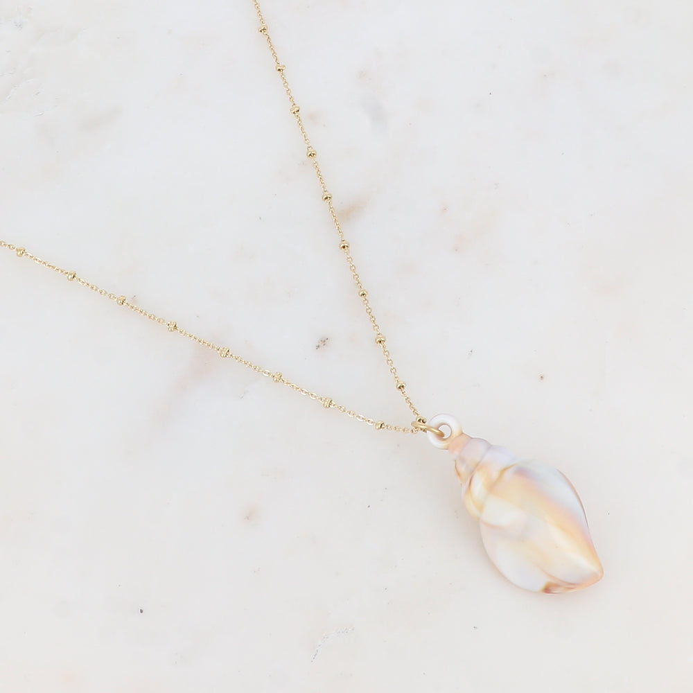 Sautoir avec pendentif en résine forme coquillage (60+5CM)