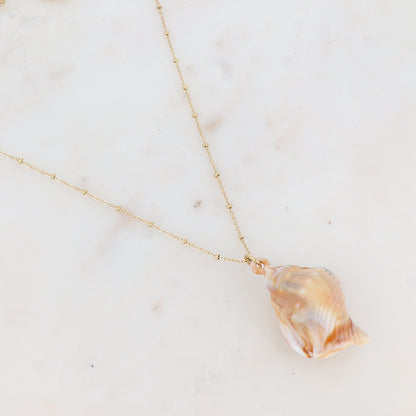 Sautoir avec pendentif en résine forme coquillage (60+5CM)