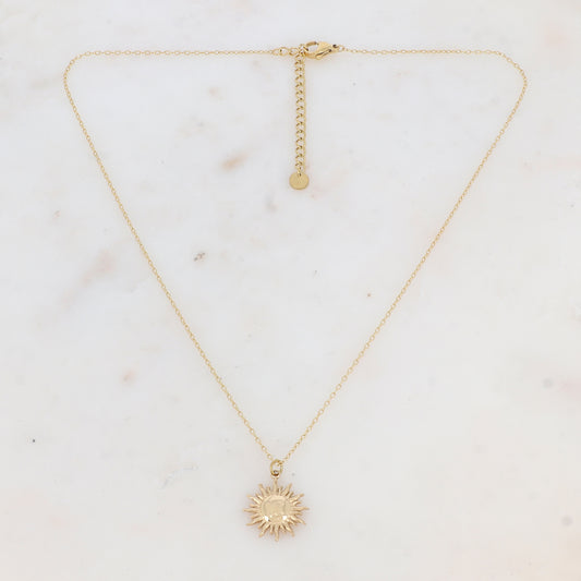 Collier avec pendentif forme soleil texturé (40+5CM)