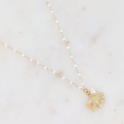 Collier avec perle en pâte de verre, pampille feuille de ginkgo et perle d'eau douce (38+5CM)