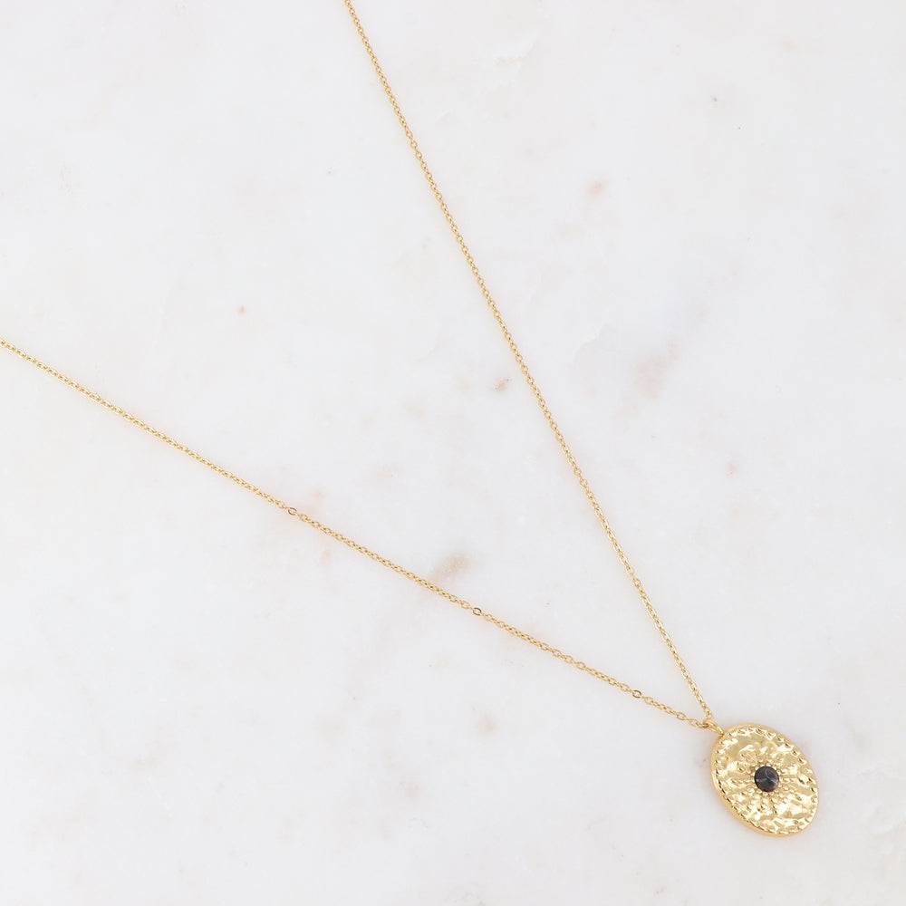 Collier sur chaine doré avec pendant effet martelé et pierre onyx 38+7 cm