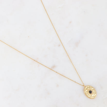Collier sur chaine doré avec pendant effet martelé et pierre onyx 38+7 cm