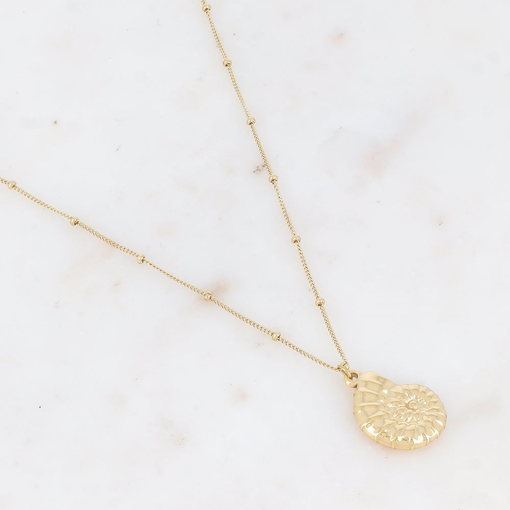 Collier avec pendentif forme coquillage (50+5CM)