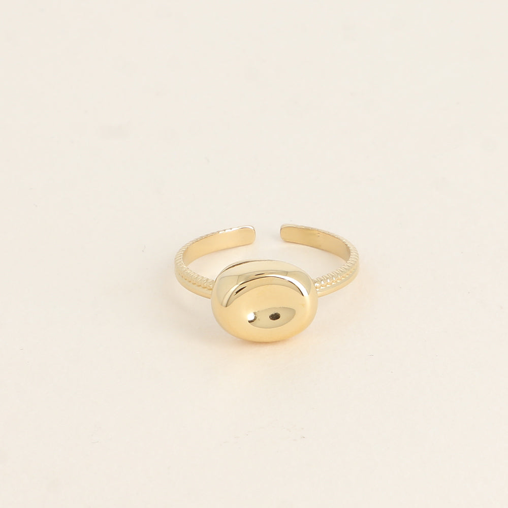 Bague - petite pastille bombée et incurvée